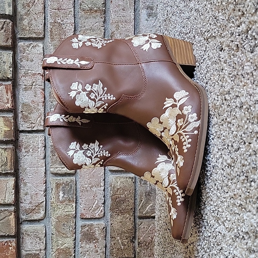 EUC Dingo boots